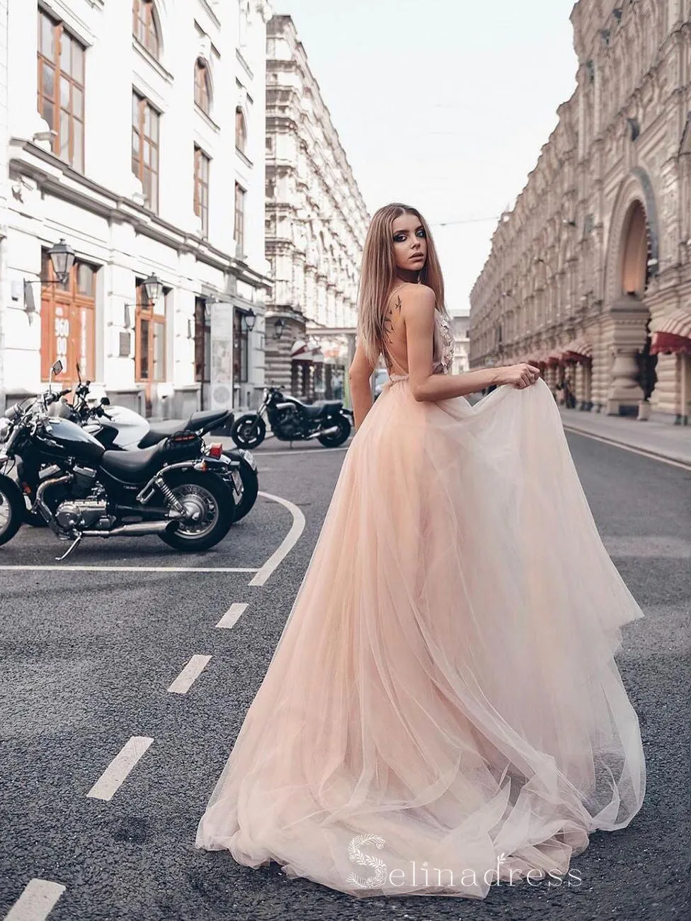 Chic A-line Spaghetti Straps Long Prom Dresses Aopplique Evening Dress CBD410