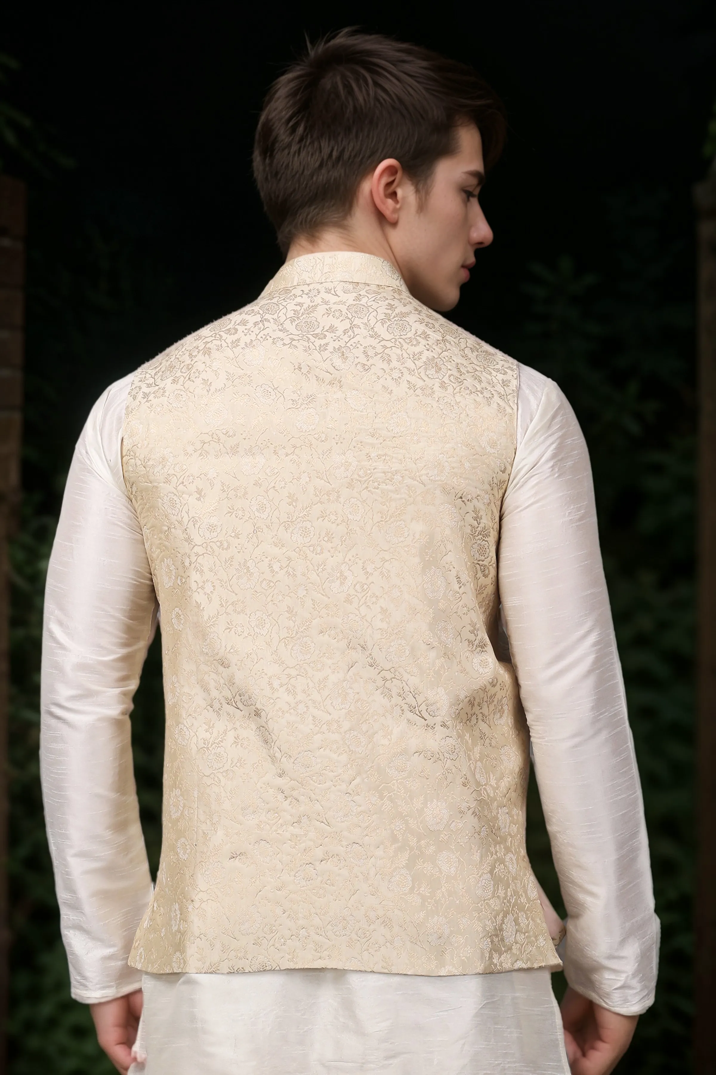 Ivory Glimmer Brocade Vasket